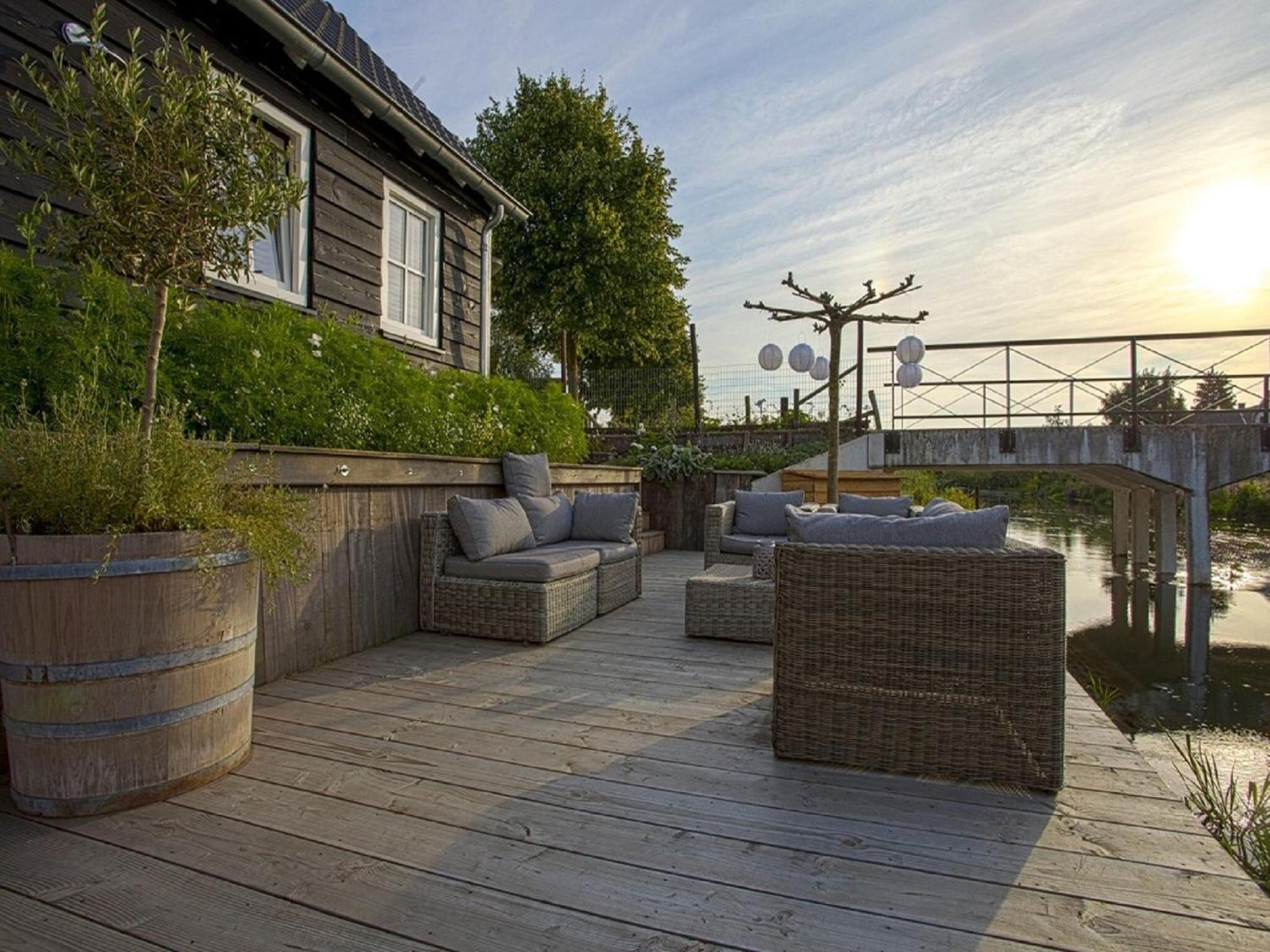 Gorgeous Riverside Chalet In Cothen Exterior photo