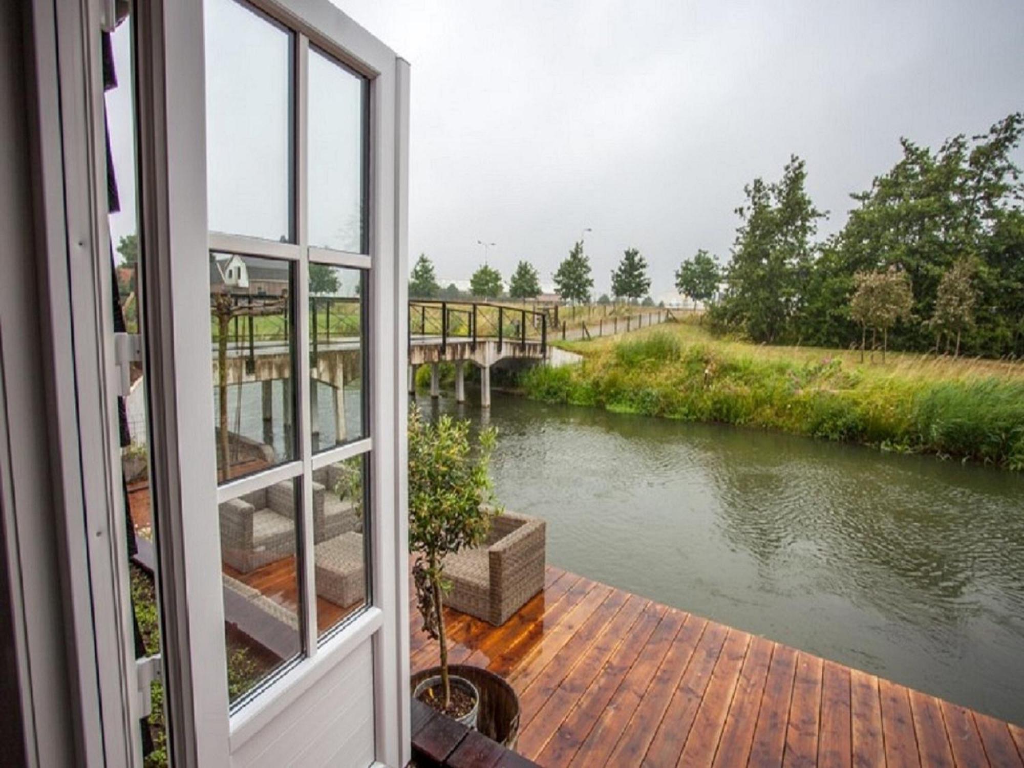 Gorgeous Riverside Chalet In Cothen Exterior photo