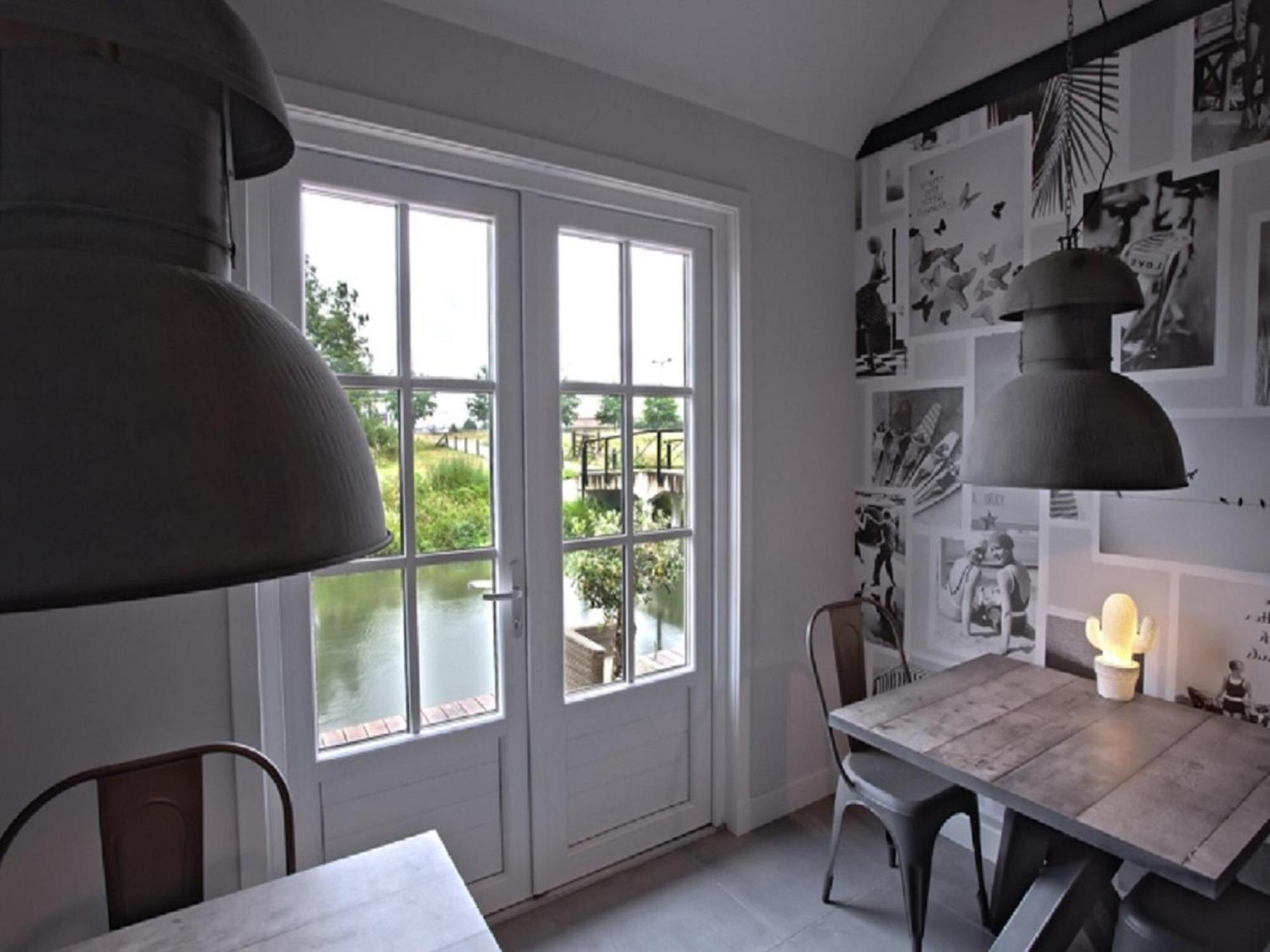 Gorgeous Riverside Chalet In Cothen Exterior photo