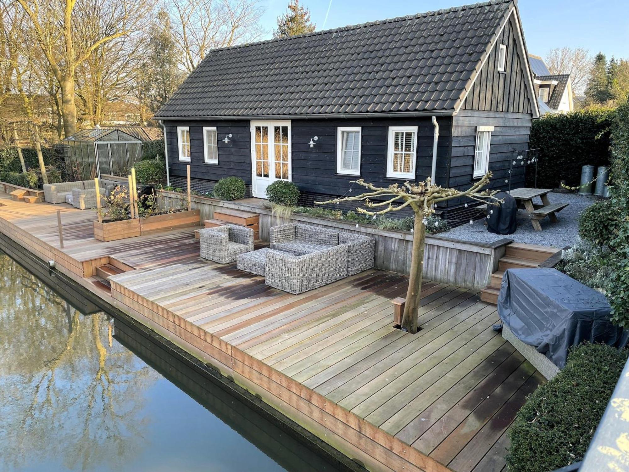 Gorgeous Riverside Chalet In Cothen Exterior photo